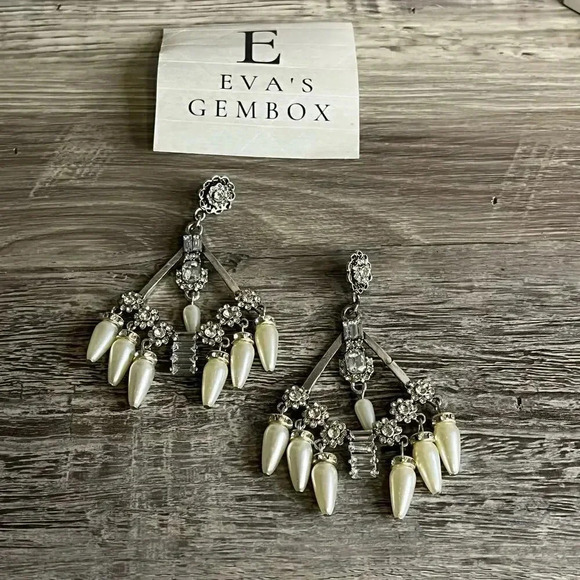Fashion Jewelry Rhinestone Pearl Dangle Statement Earrings - Picture 10 of 11